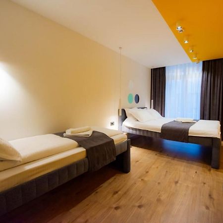 Hotel 4 Llulla بريشتاين المظهر الخارجي الصورة