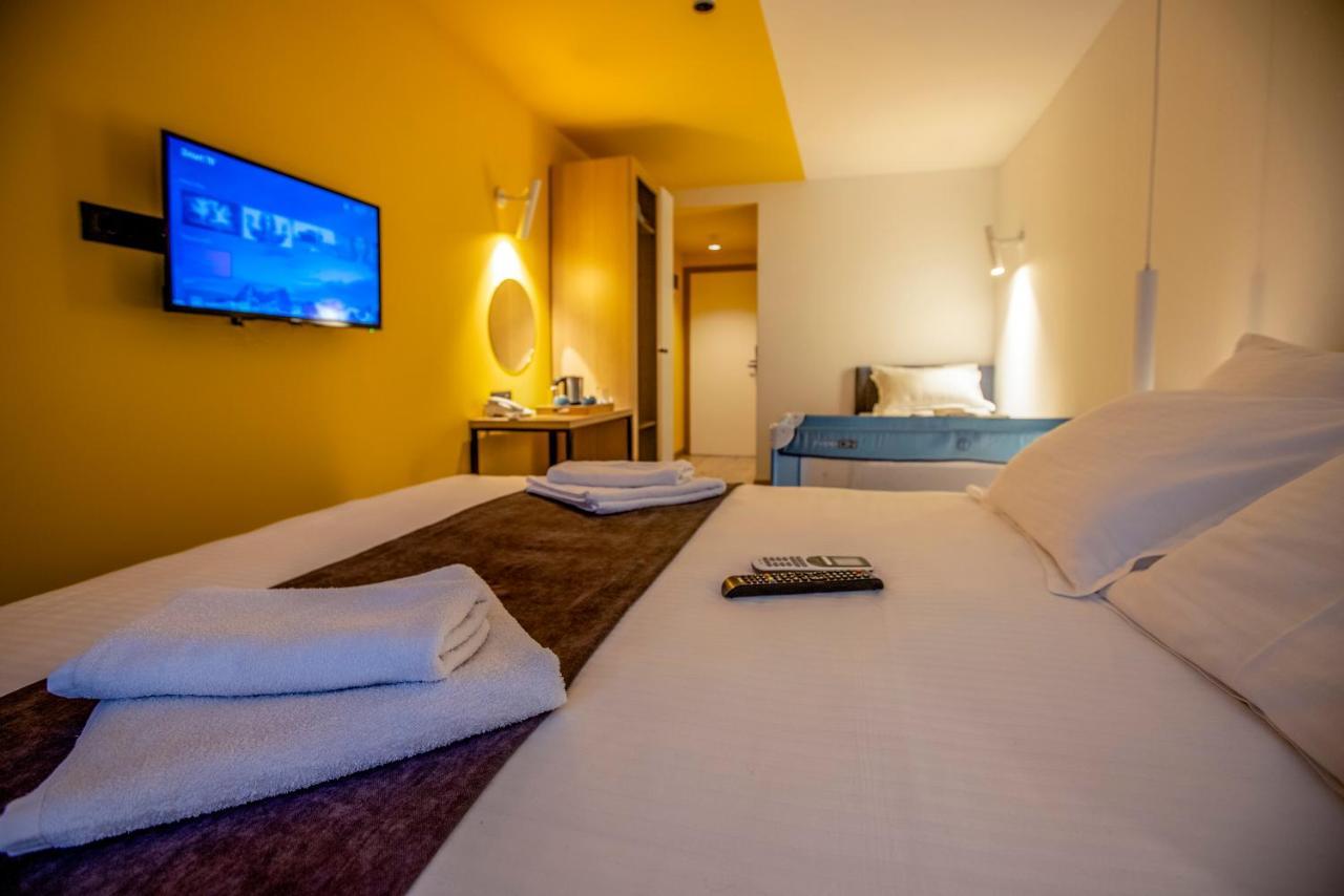 Hotel 4 Llulla بريشتاين المظهر الخارجي الصورة