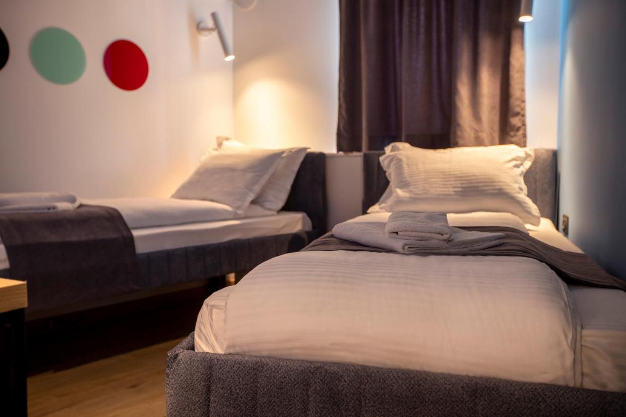 Hotel 4 Llulla بريشتاين المظهر الخارجي الصورة