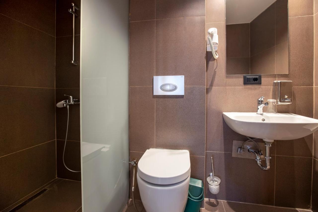 Hotel 4 Llulla بريشتاين المظهر الخارجي الصورة