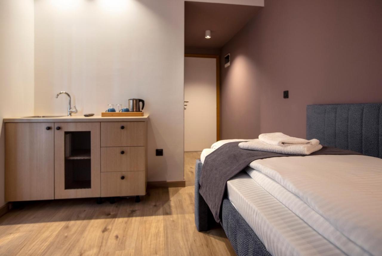 Hotel 4 Llulla بريشتاين المظهر الخارجي الصورة