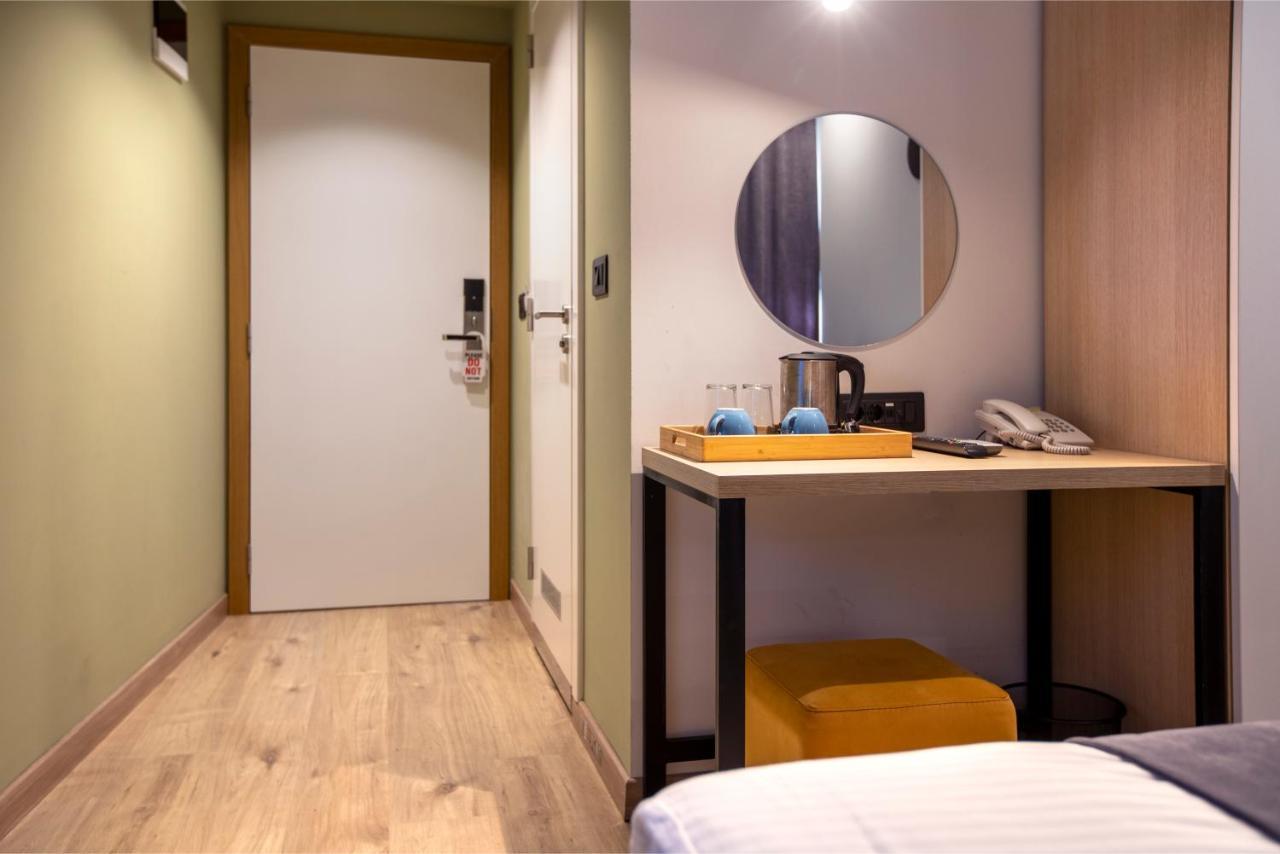 Hotel 4 Llulla بريشتاين المظهر الخارجي الصورة