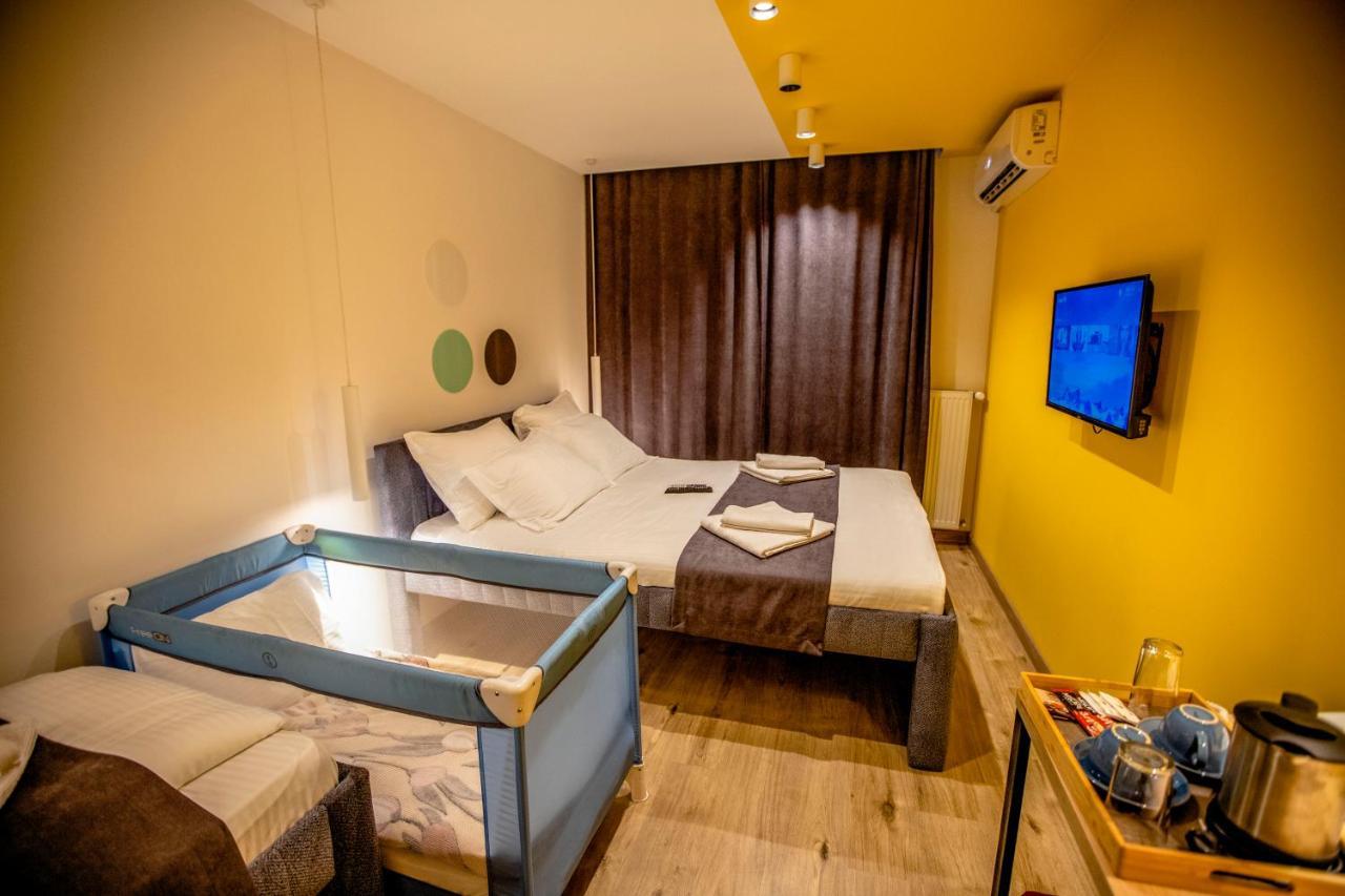 Hotel 4 Llulla بريشتاين المظهر الخارجي الصورة