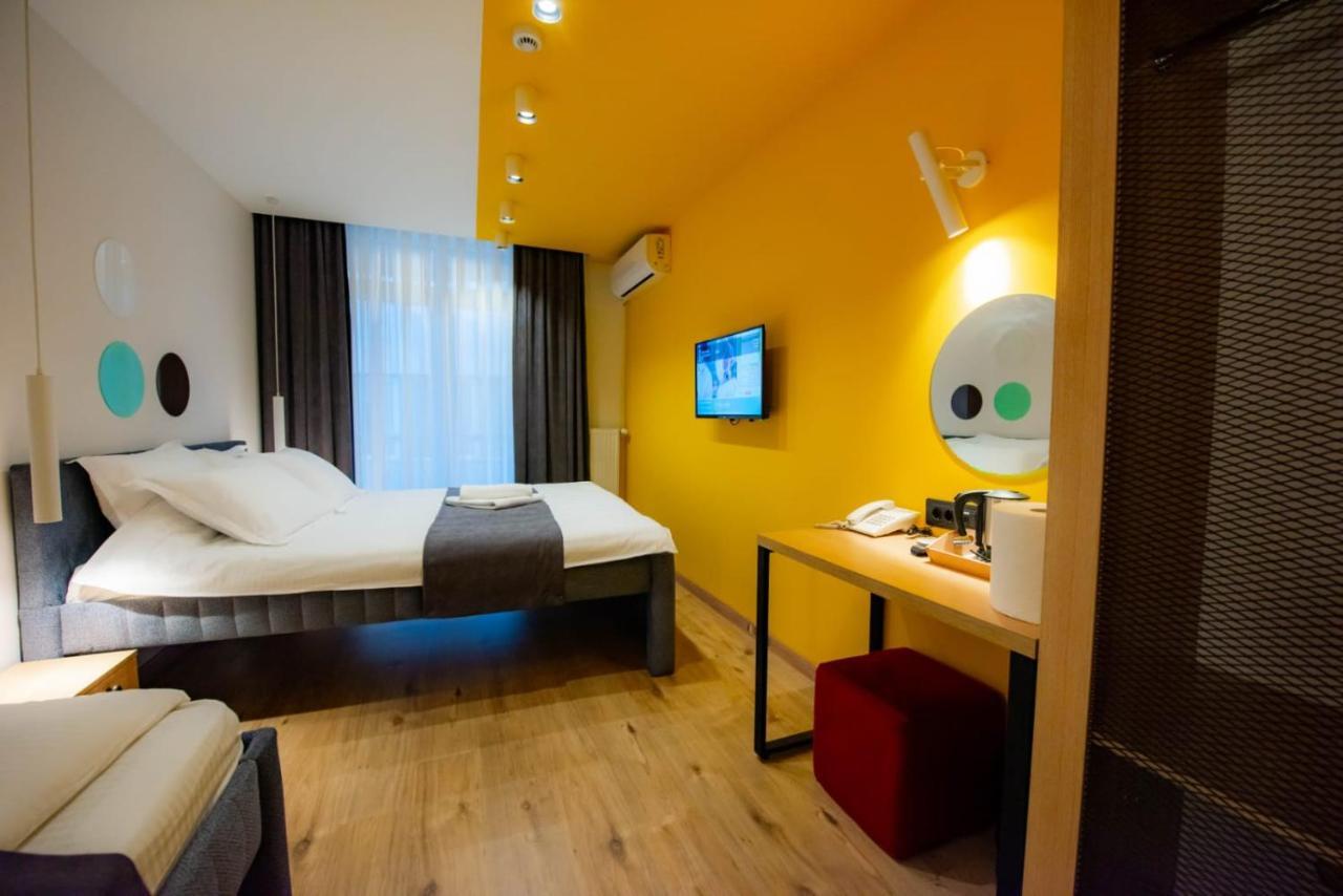 Hotel 4 Llulla بريشتاين المظهر الخارجي الصورة